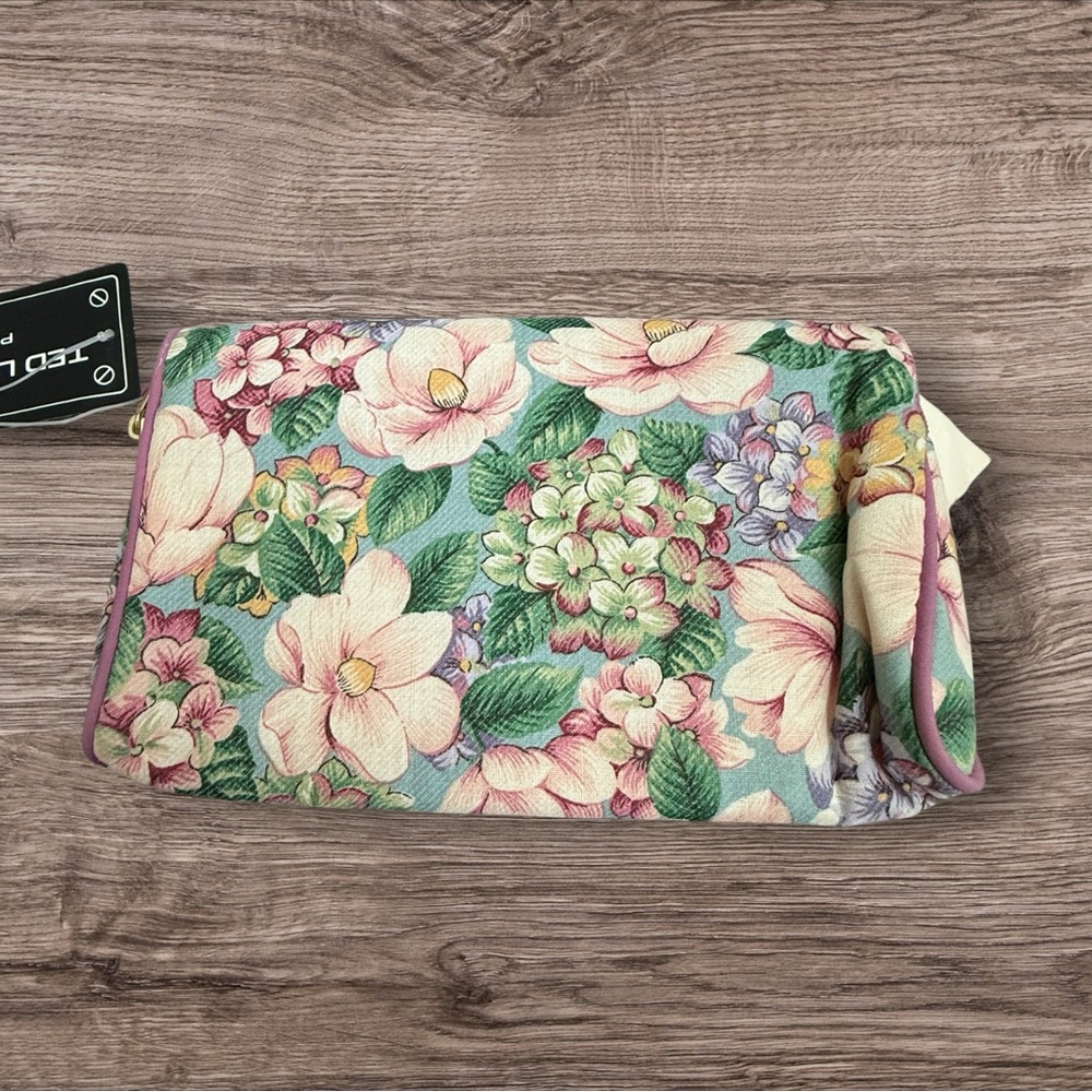 Floral Print Fold-Over‎ Clutch in Pastel Pink and Green - Picture 5 of 8